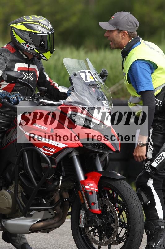 /Archiv-2025/10 23.04.2025 Cornu Master School ADR/rot-rouge/71